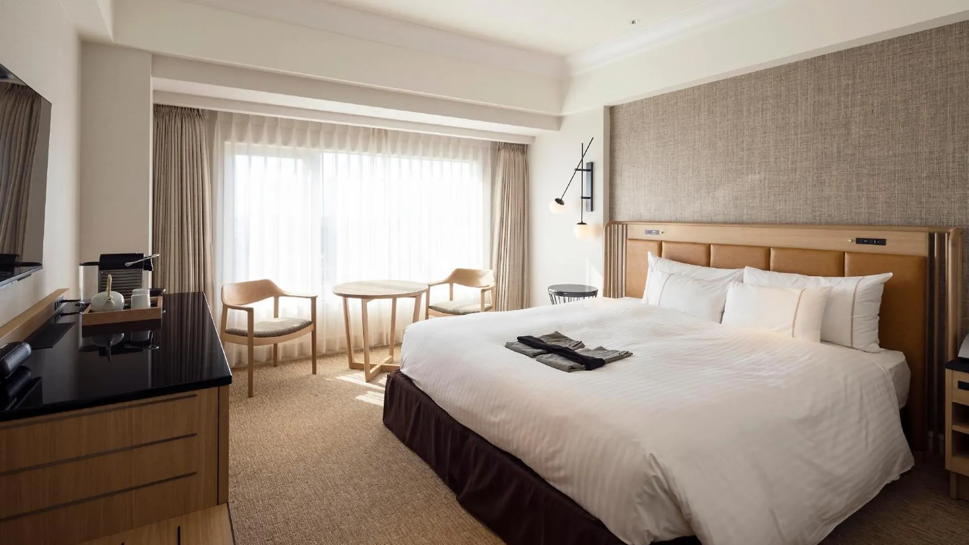 Kobe Bay Sheraton Hotel & Towers