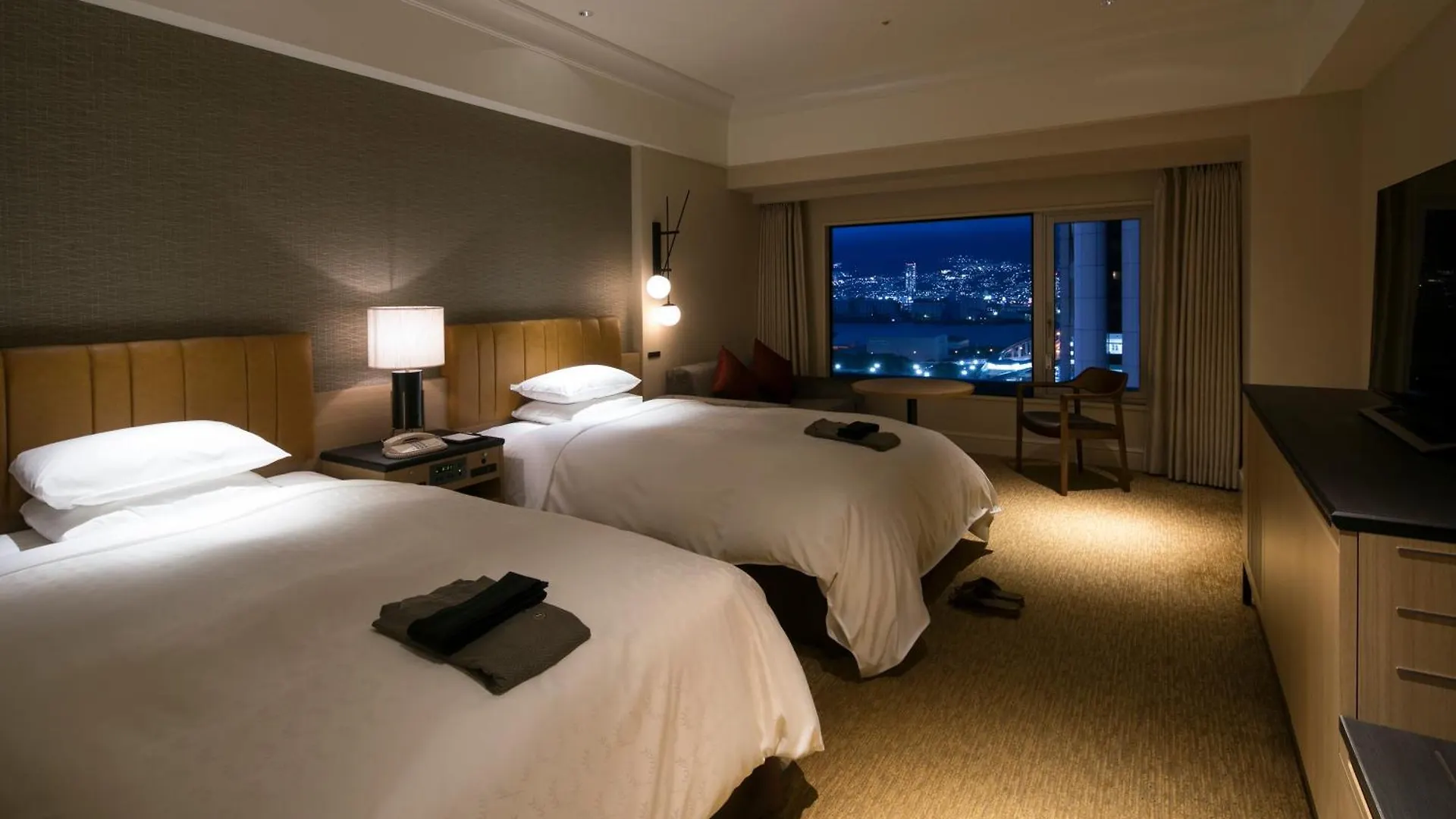 Kobe Bay Sheraton Hotel & Towers